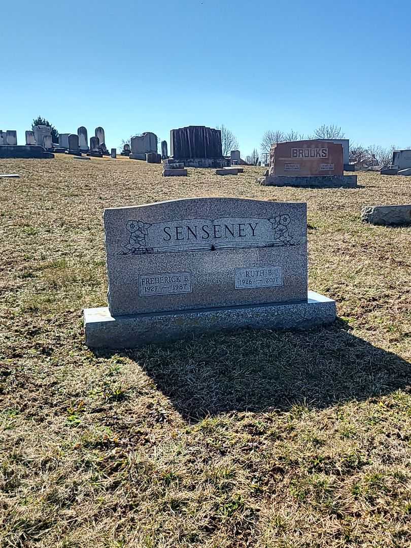 Ruth B. Senseney's grave. Photo 2