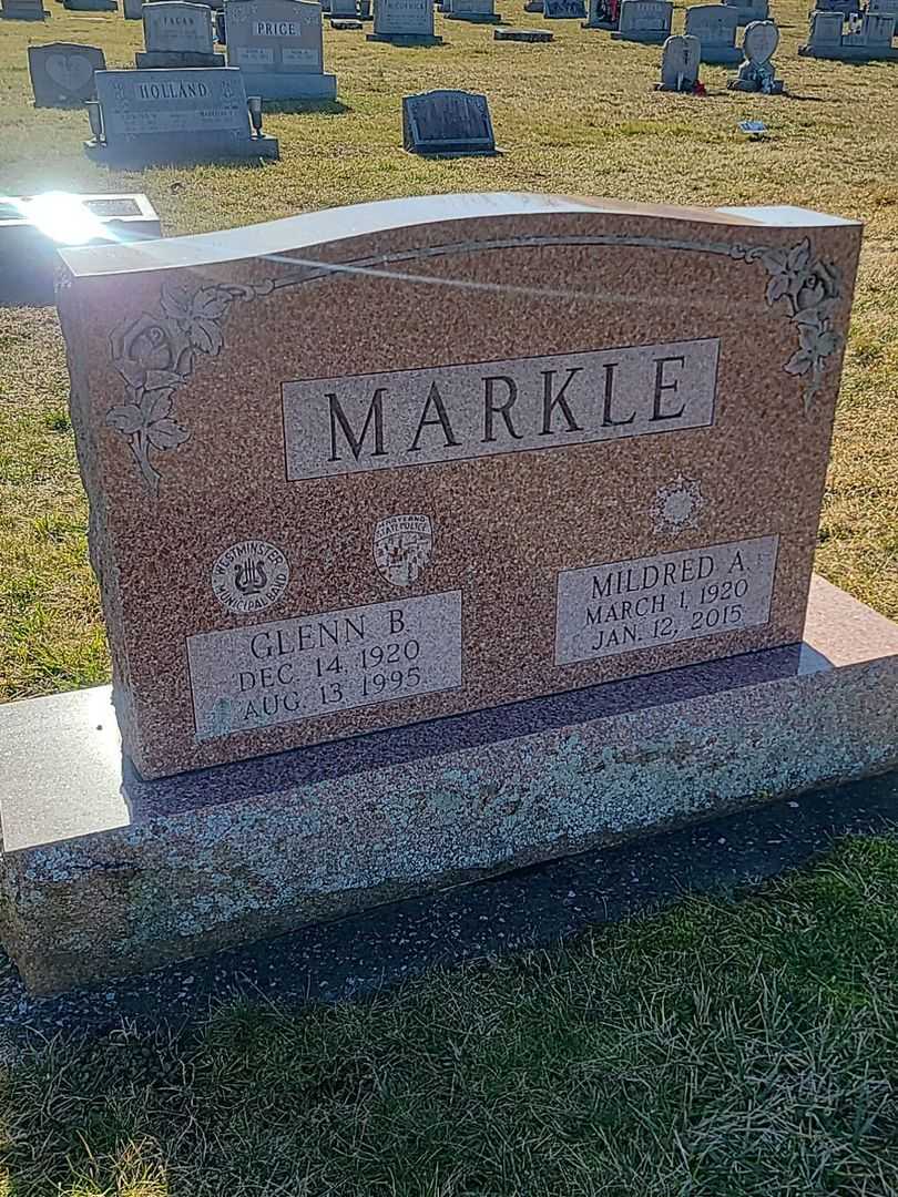 Glenn Burnell Markle's grave. Photo 3