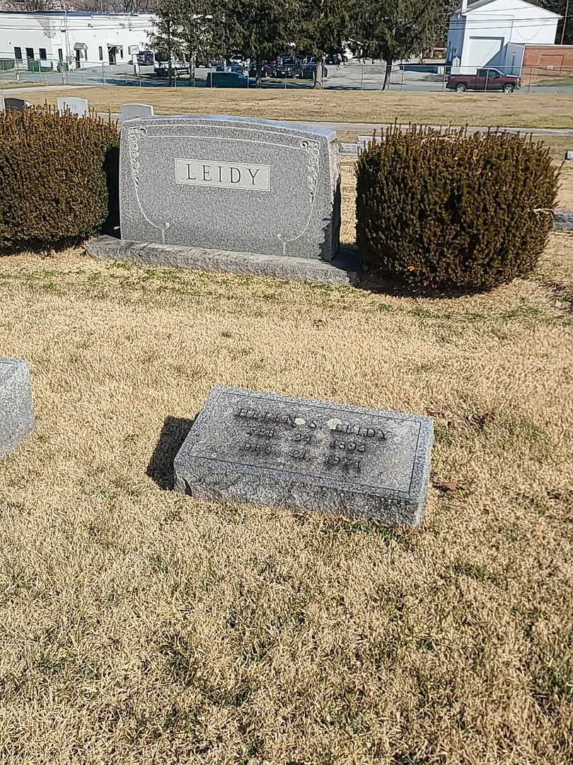 Helen S. Leidy's grave. Photo 2