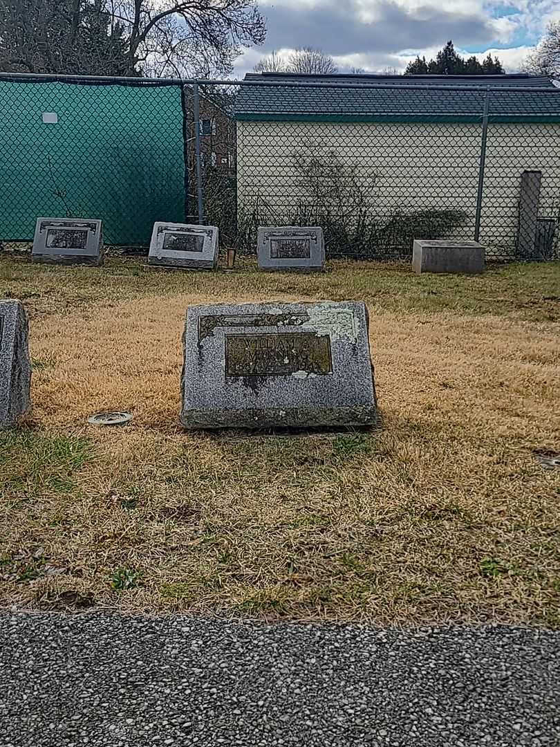 William A. Manning's grave. Photo 2