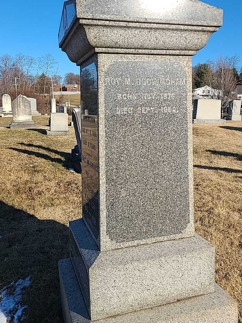Roy M. Buckingham's grave. Photo 3