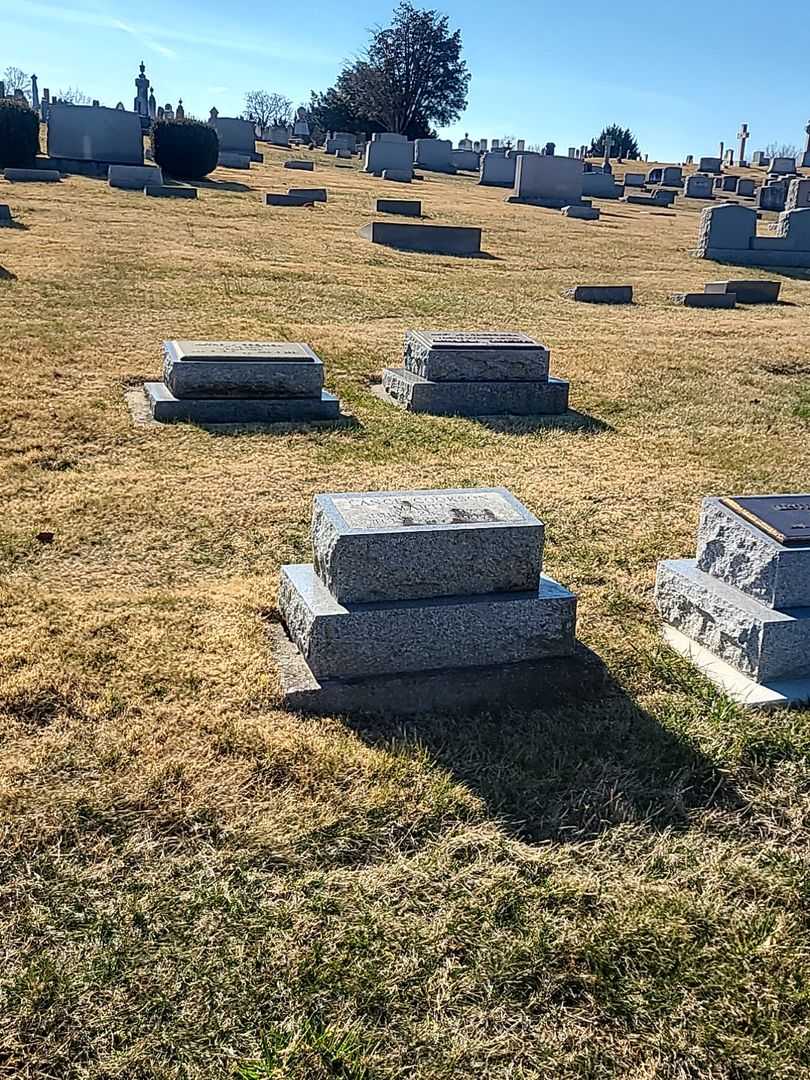 Lance Cookson Martin's grave. Photo 3