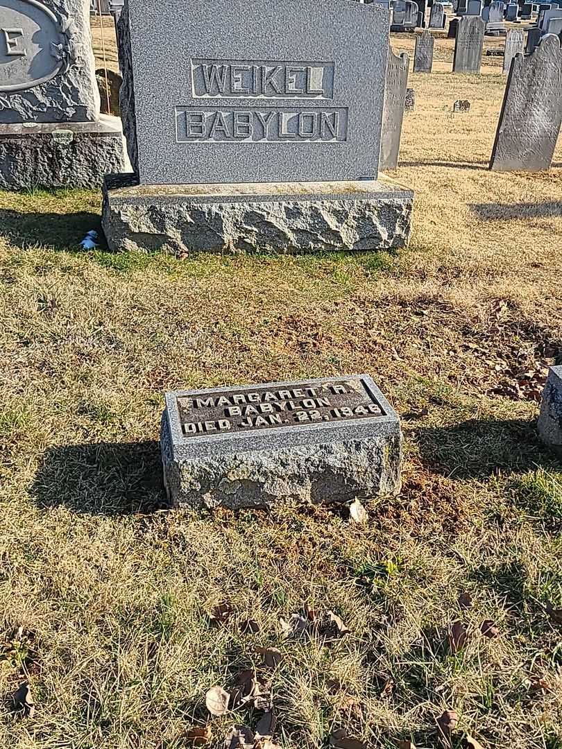 Margaret R. Babylon's grave. Photo 2