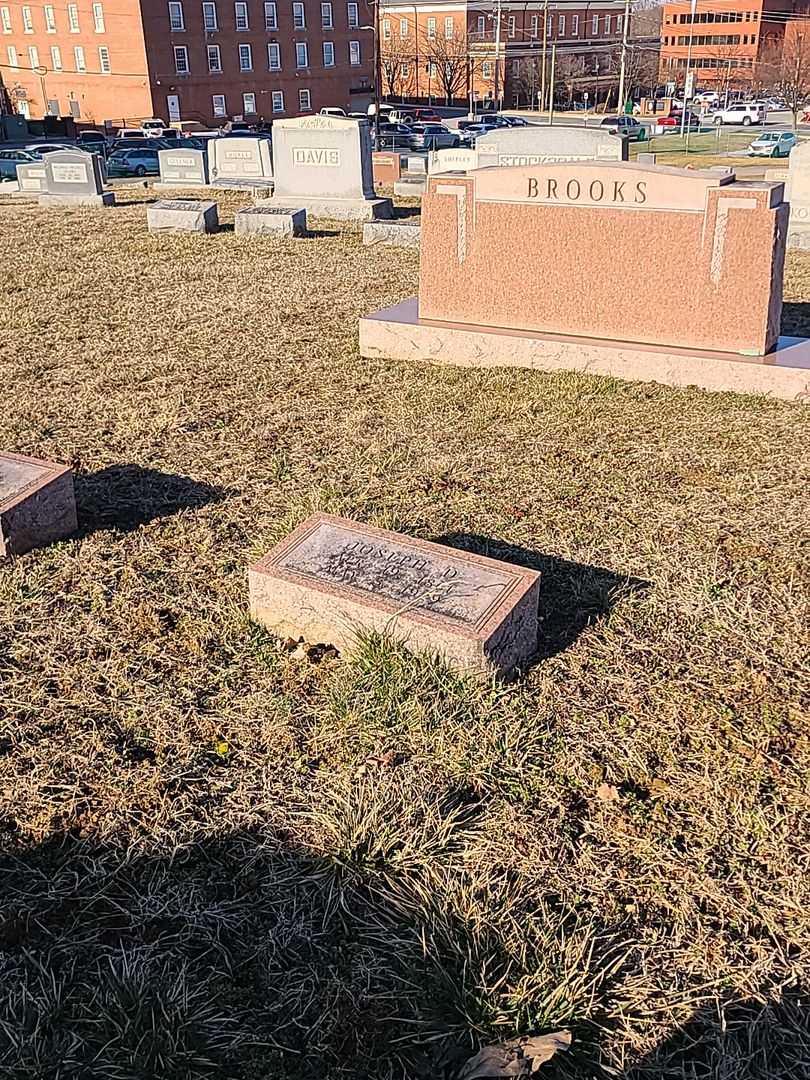 Joseph D. Brooks's grave. Photo 2