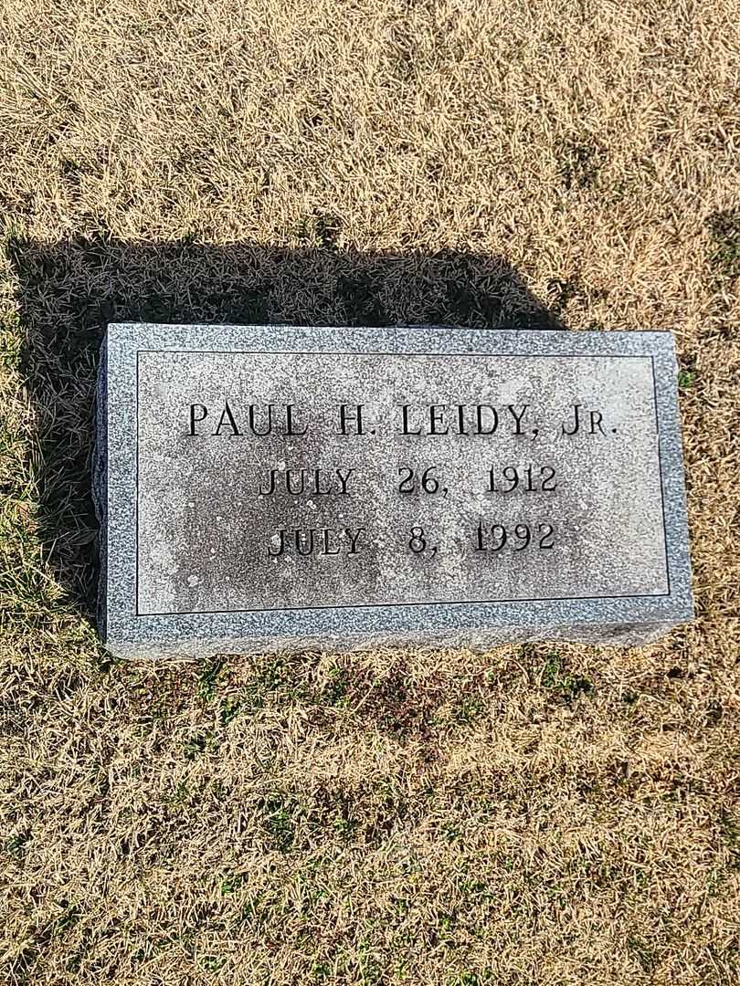 Paul H. Leidy Junior's grave. Photo 3