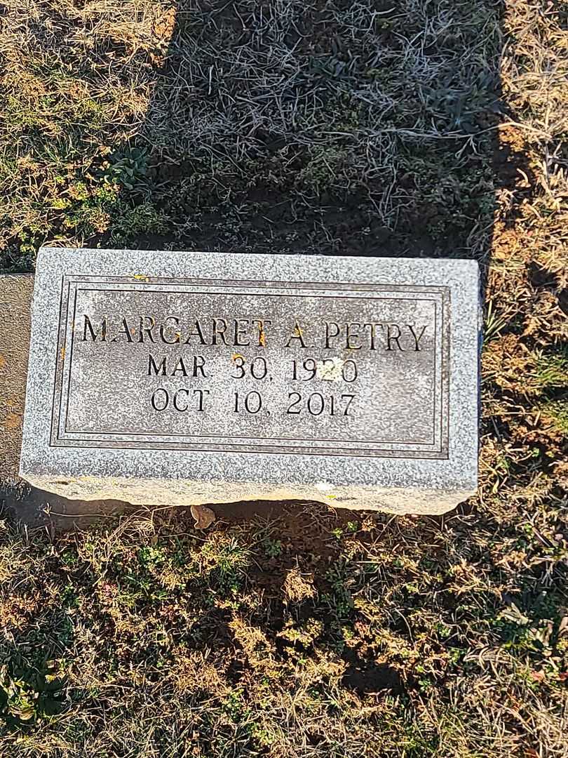 Gertrude M. Petry's grave. Photo 3