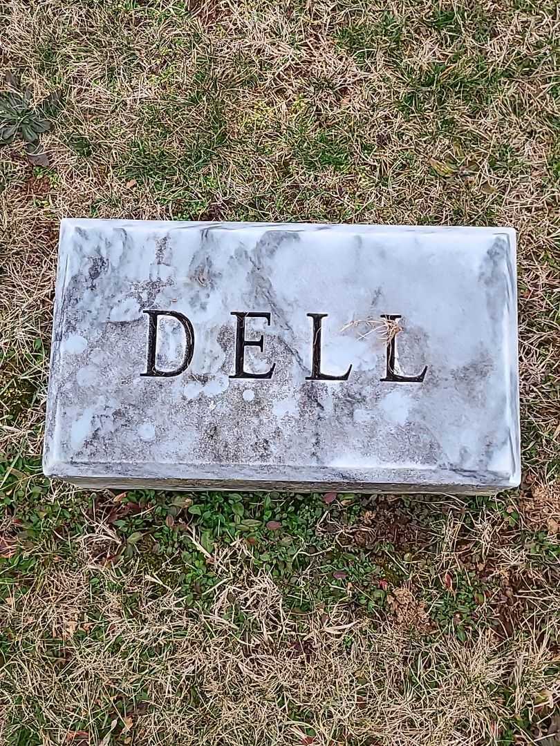 Preston C. Dell's grave. Photo 1