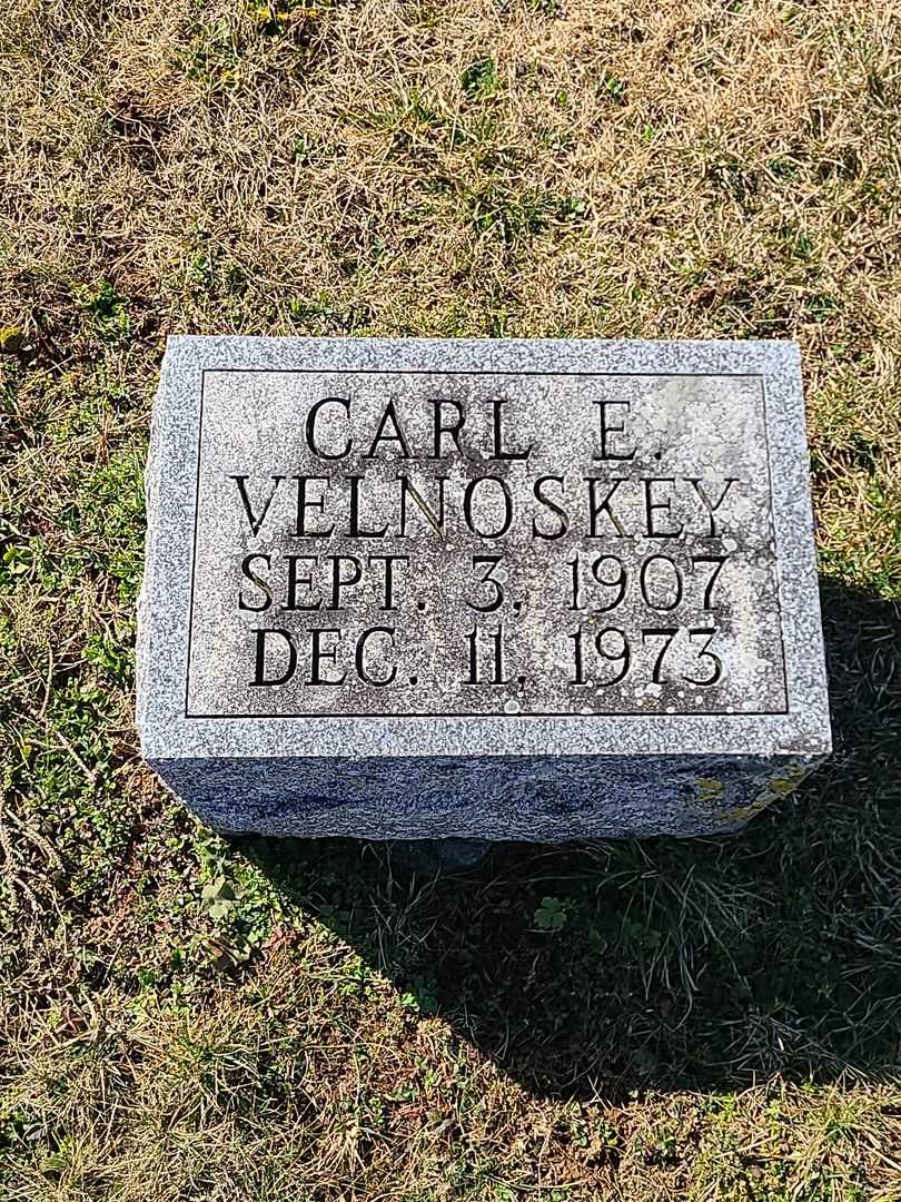 Carl E. Velnoskey's grave. Photo 3