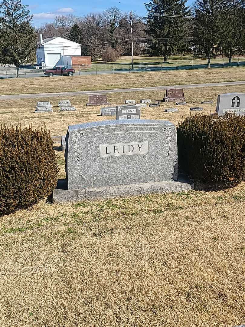 Robert L. Leidy's grave. Photo 1
