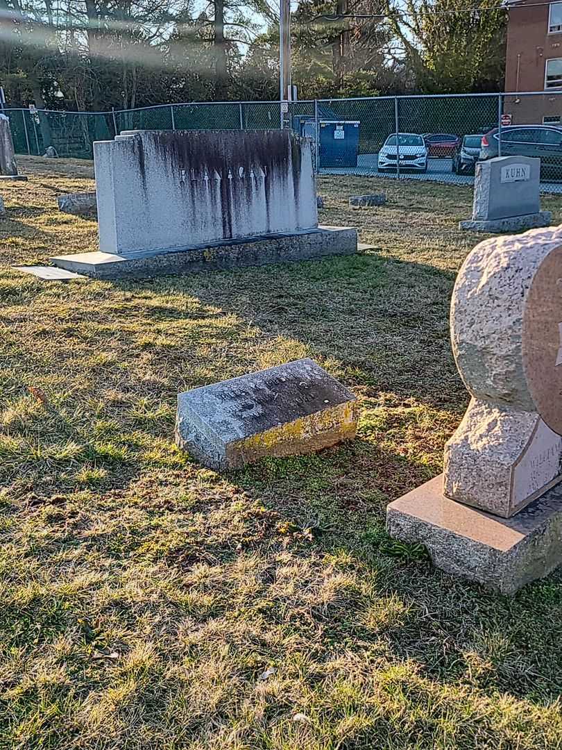 Rita M. Brett's grave. Photo 2