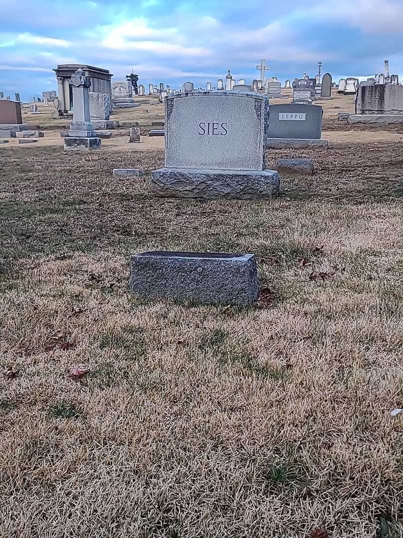 Mabel A. Sies's grave. Photo 2