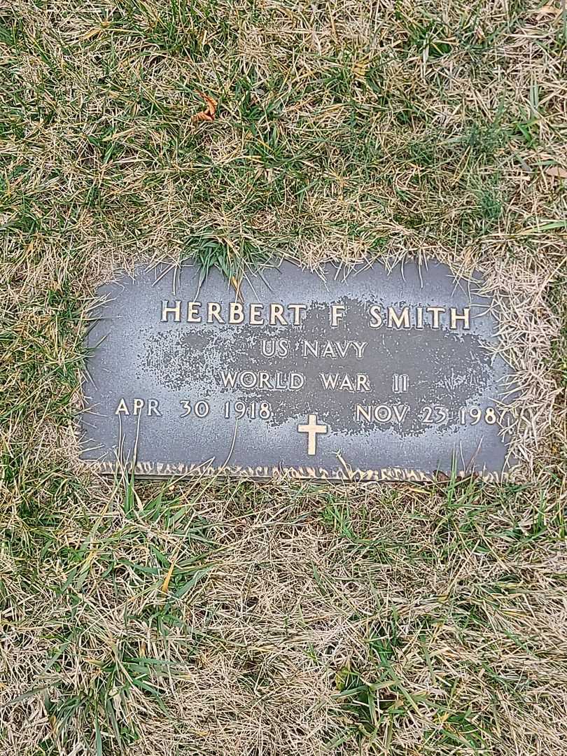 Herbert F. Smith's grave. Photo 1