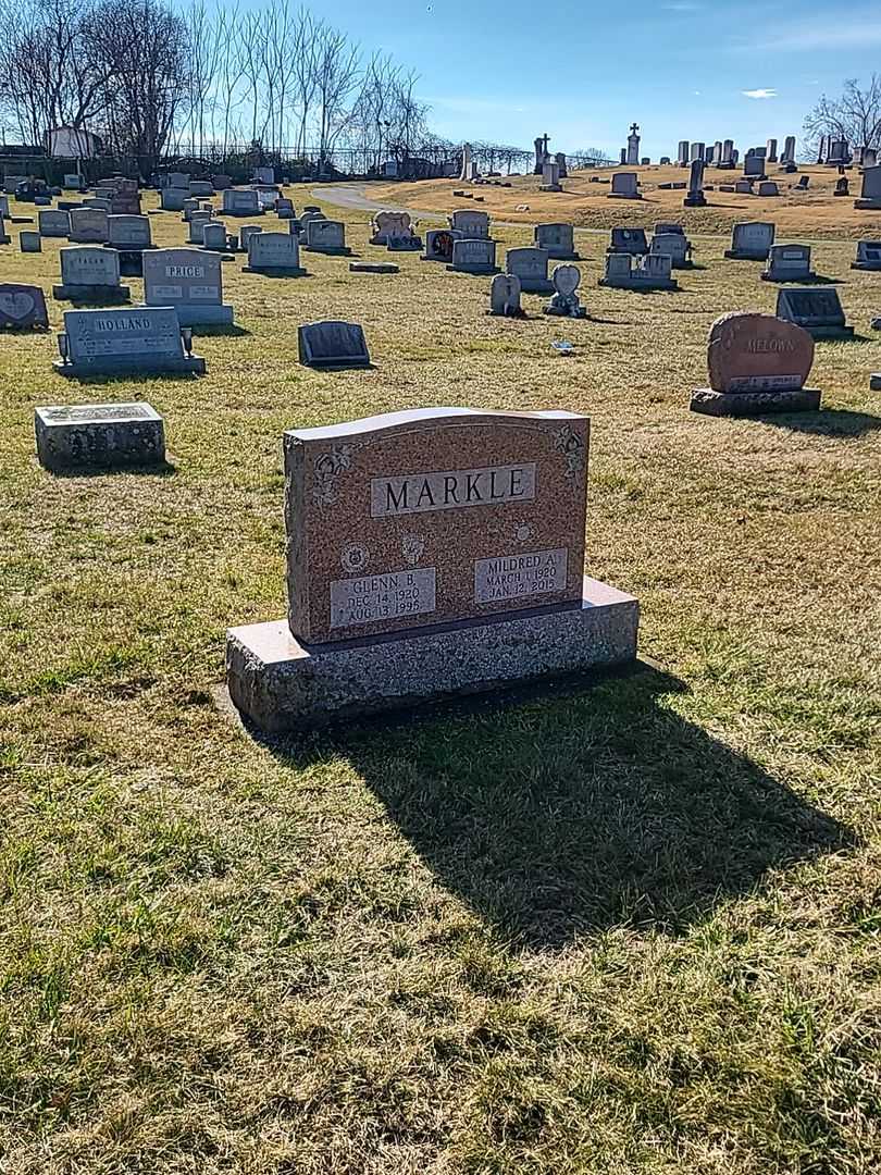 Mildred A. Markle's grave. Photo 2