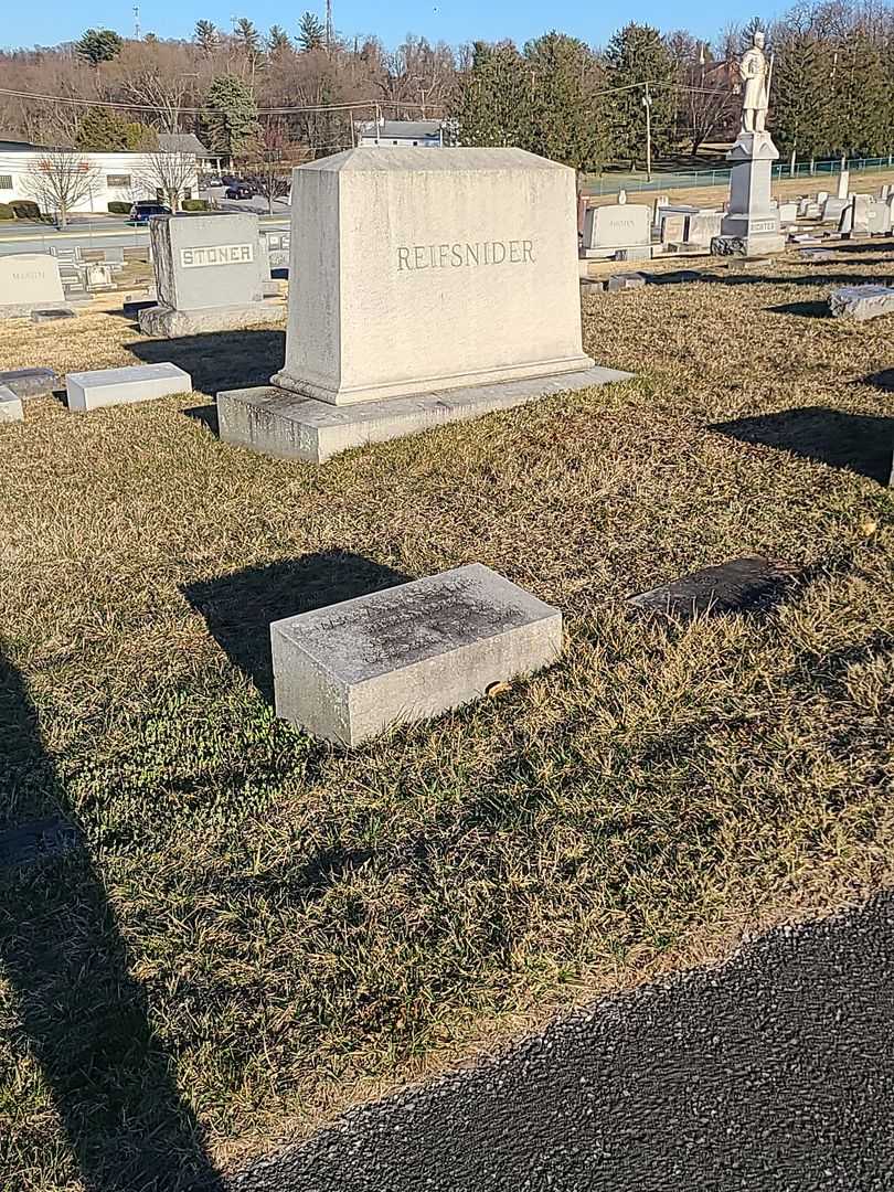Mary Anna Shriver Reifsnider's grave. Photo 2