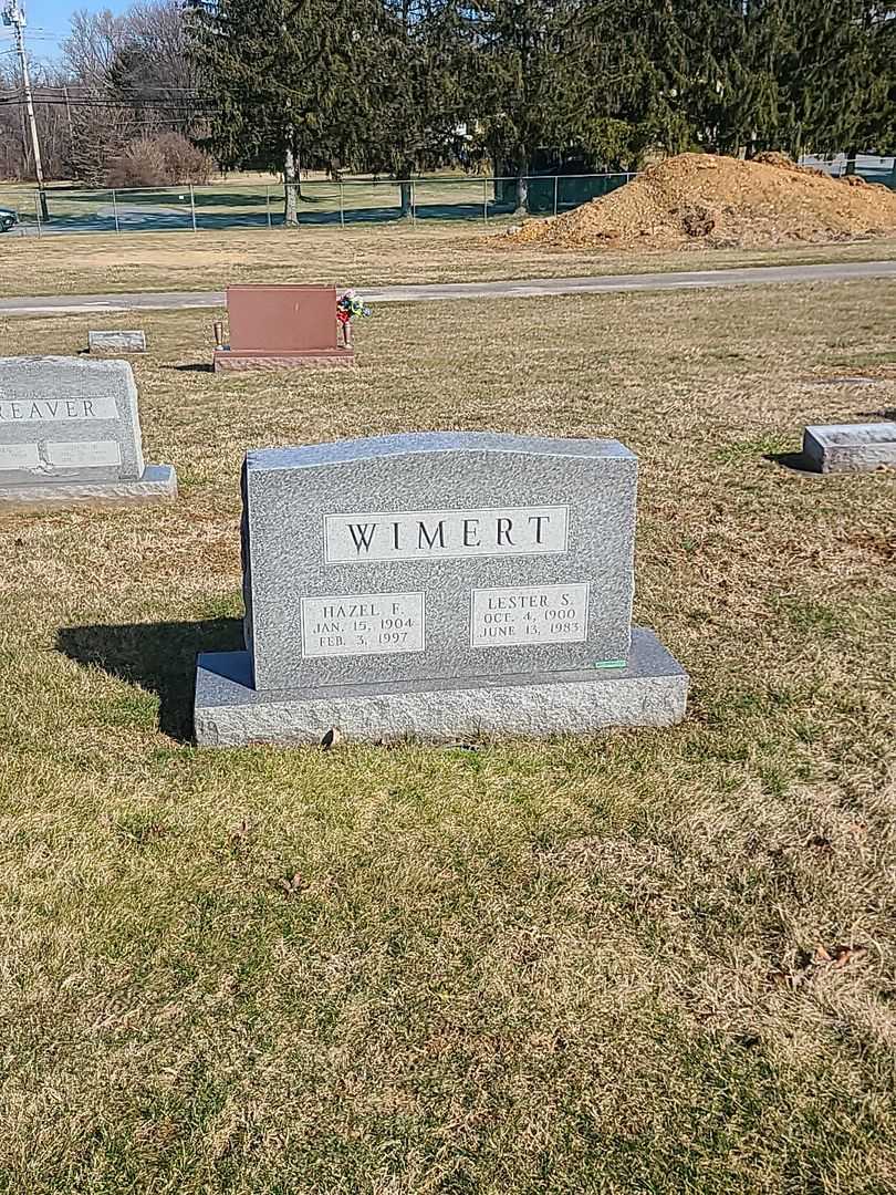 Lester S. Wimert's grave. Photo 2