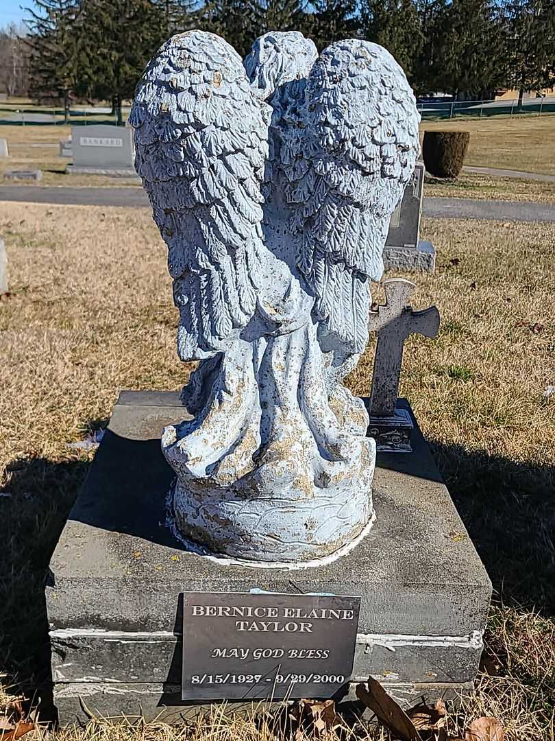 Robert C. Ebaugh's grave. Photo 1