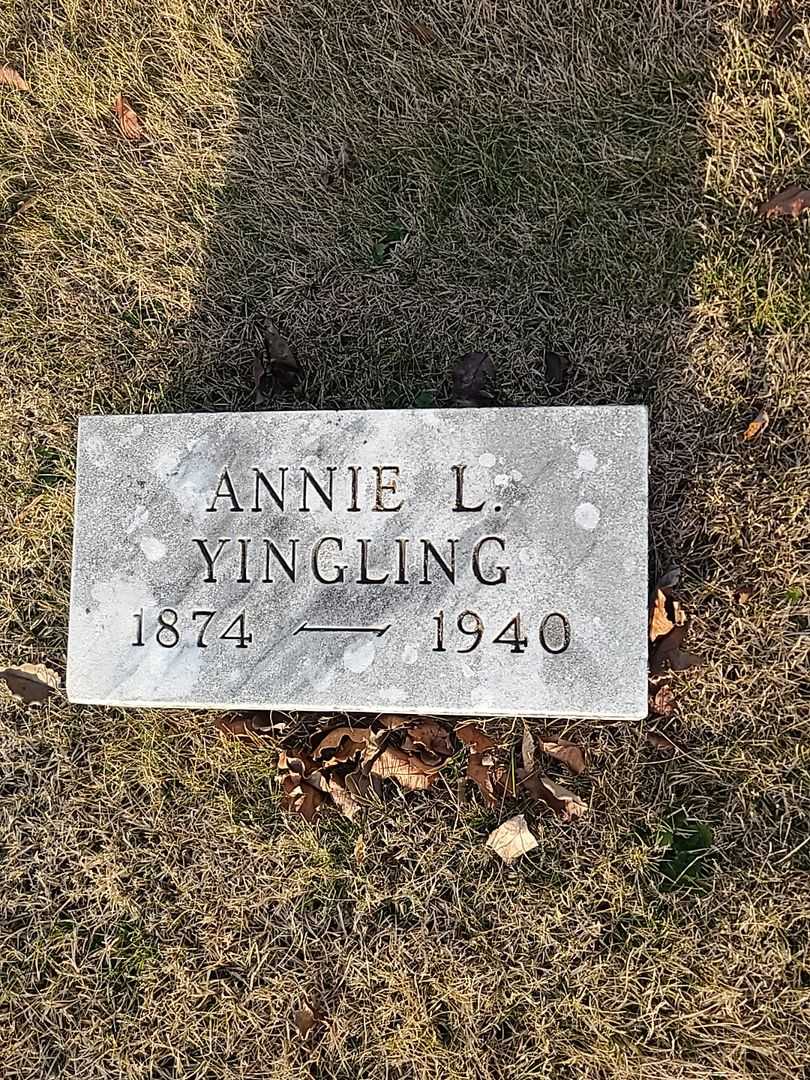 Annie L. Yingling's grave. Photo 2