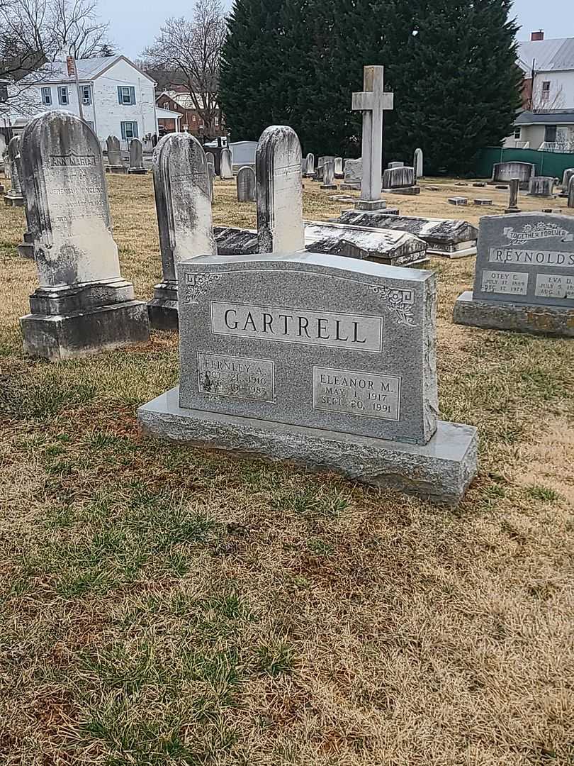 Eleanor M. Gartrell's grave. Photo 2