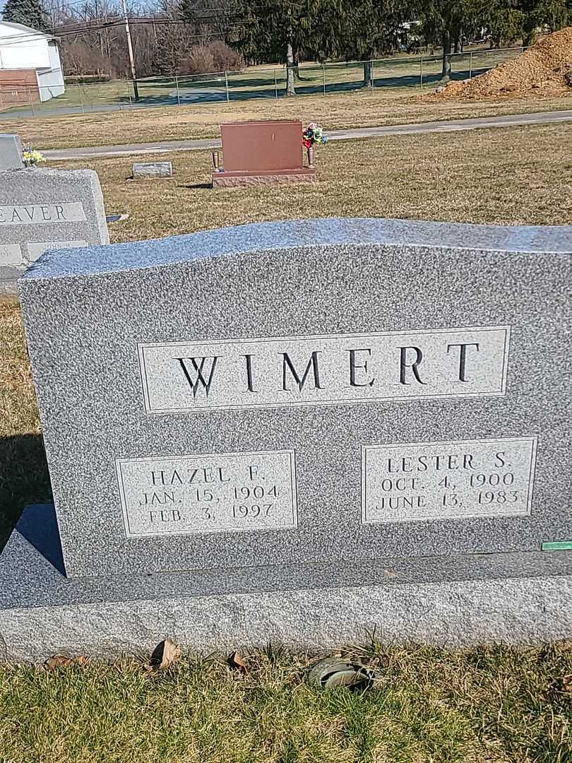 Bertie A. Farver's grave. Photo 1