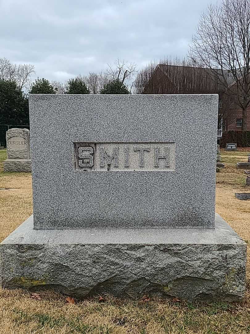 Joseph Wells Smith Third's grave. Photo 1