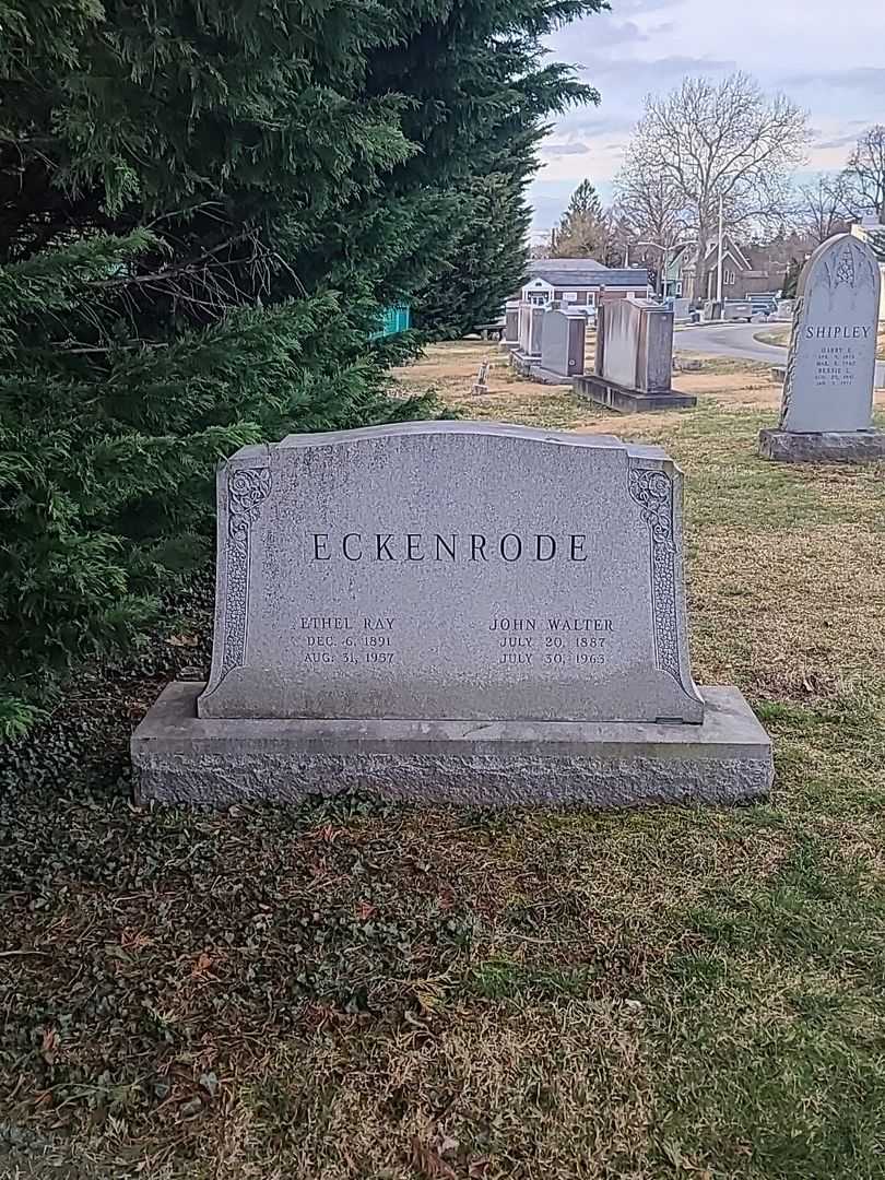 Ethel Ray Eckenrode's grave. Photo 2
