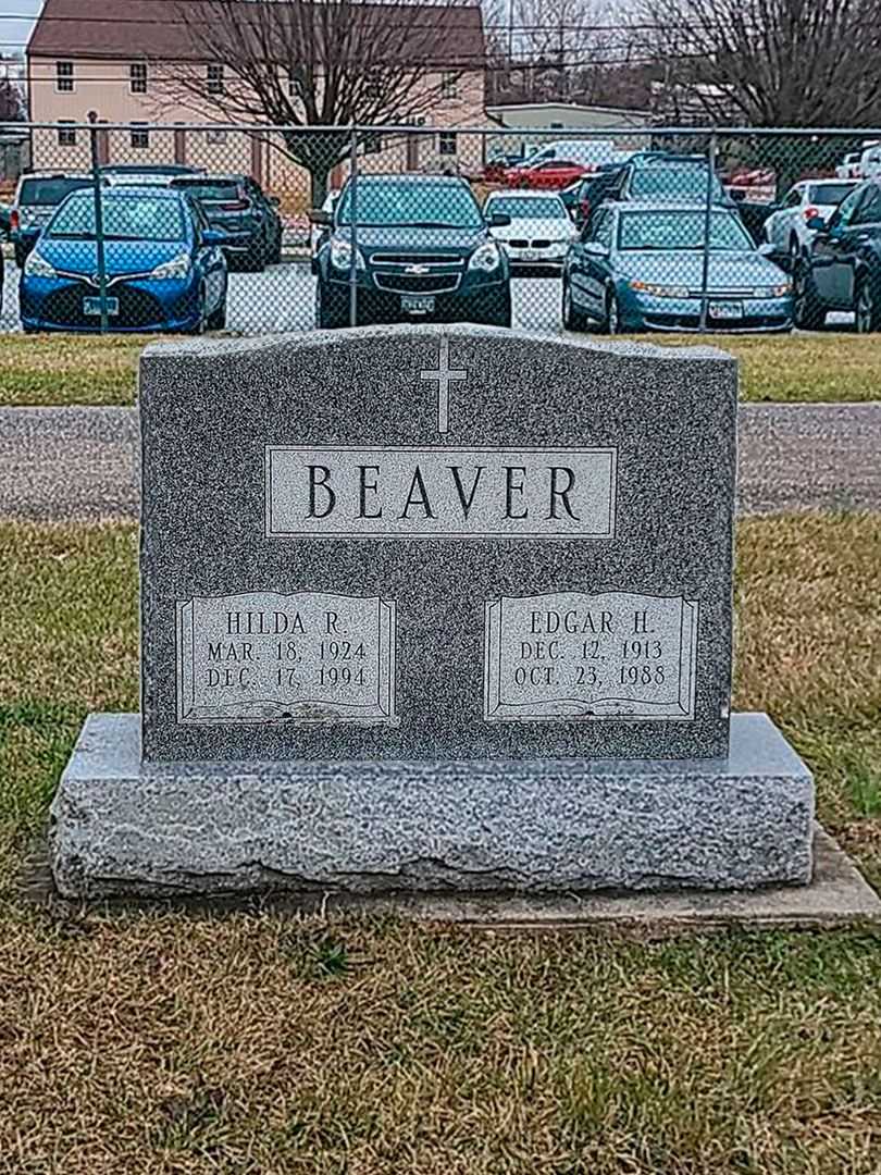 Edgar H. Beaver's grave. Photo 1
