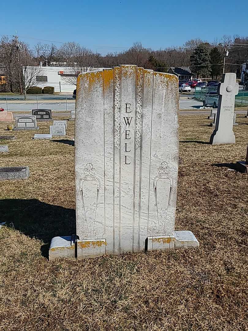 Robert L. Ewell's grave. Photo 1