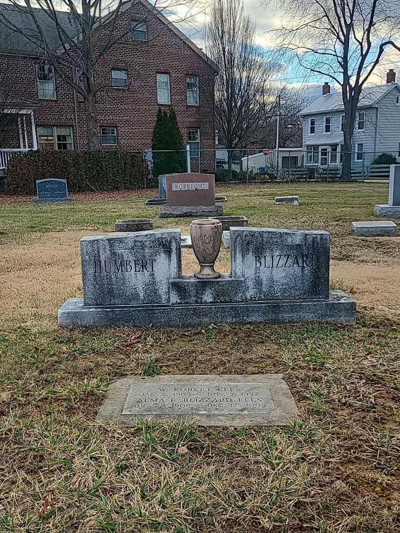 Charles R. Blizzard's grave. Photo 1