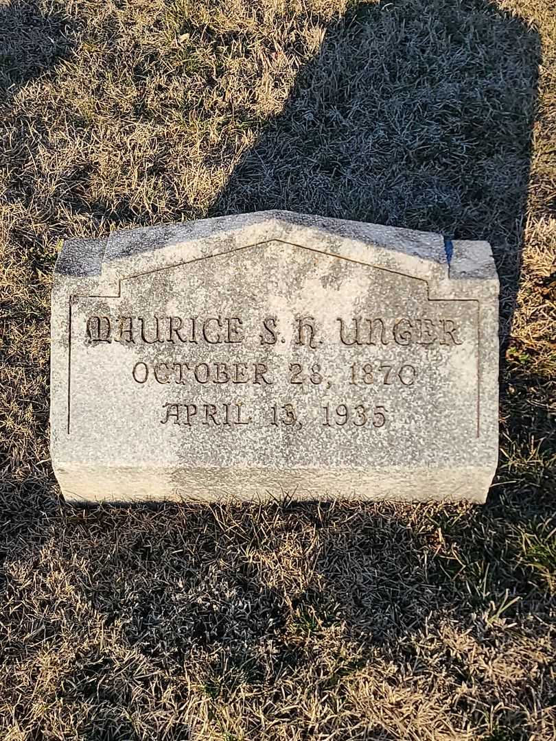 Maurice S. H. Unger's grave. Photo 3