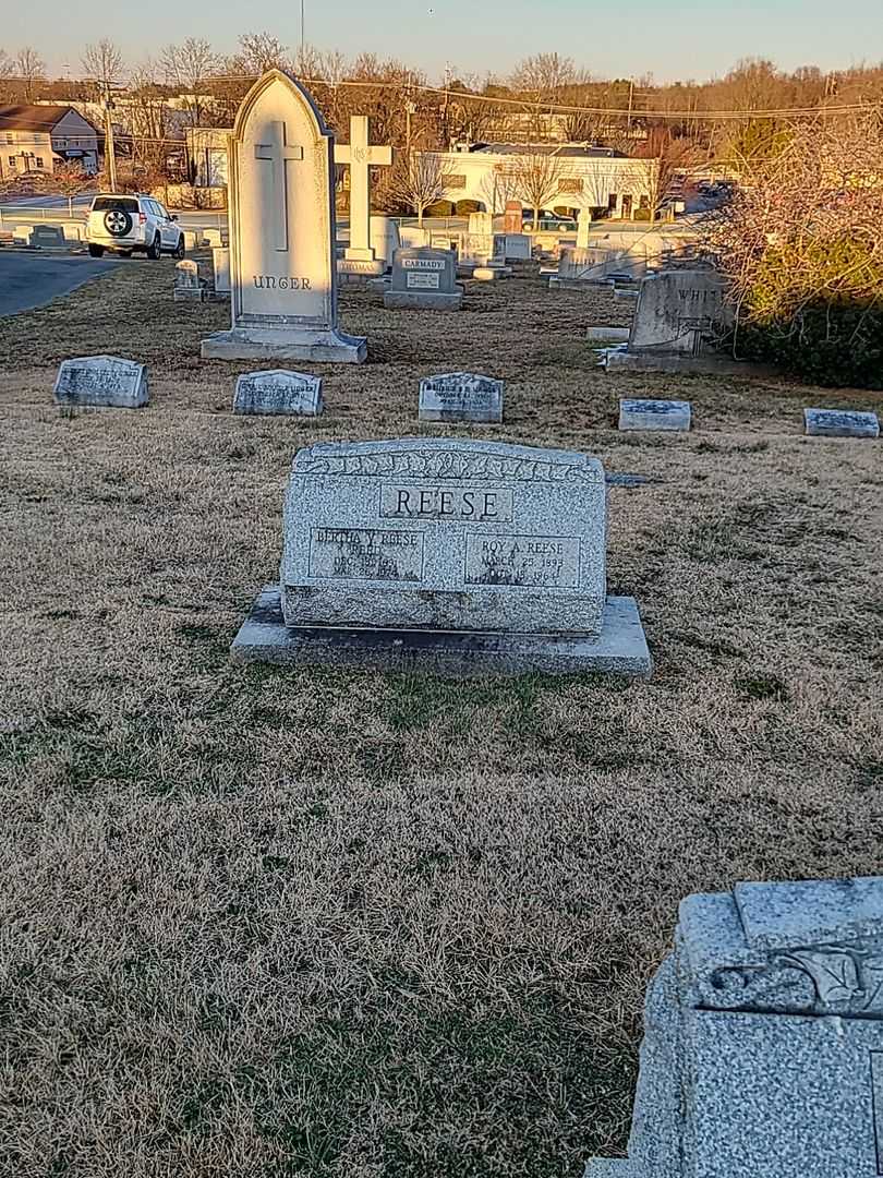 Roy Augustus Reese's grave. Photo 2