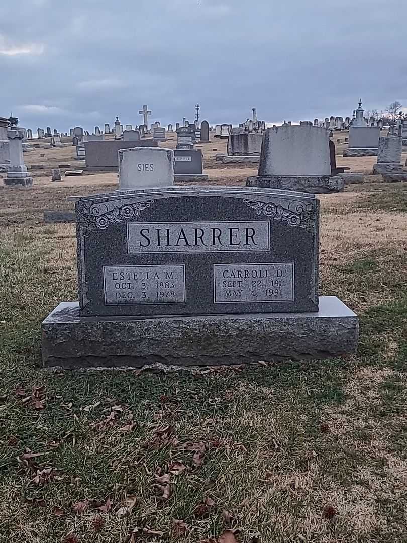 Carroll D. Sharrer's grave. Photo 2