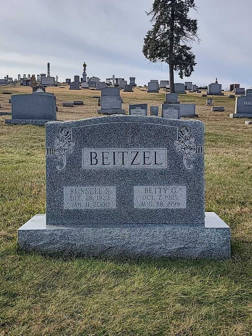 Russell S. Beitzel's grave. Photo 2