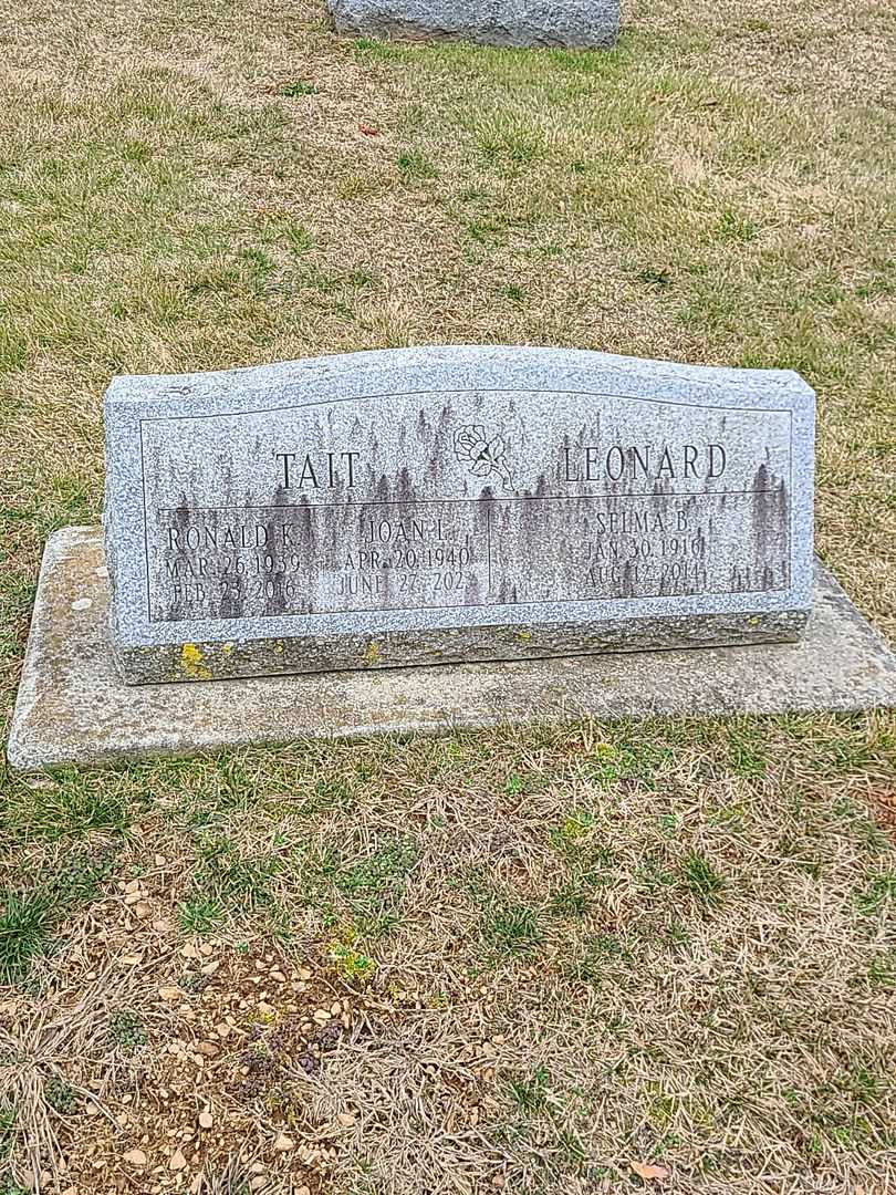 Ronald K. Tait's grave. Photo 1