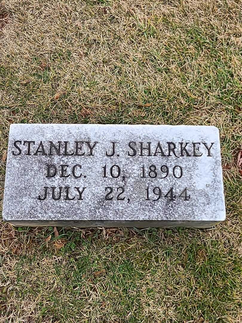 Stanley J. Sharkey's grave. Photo 3