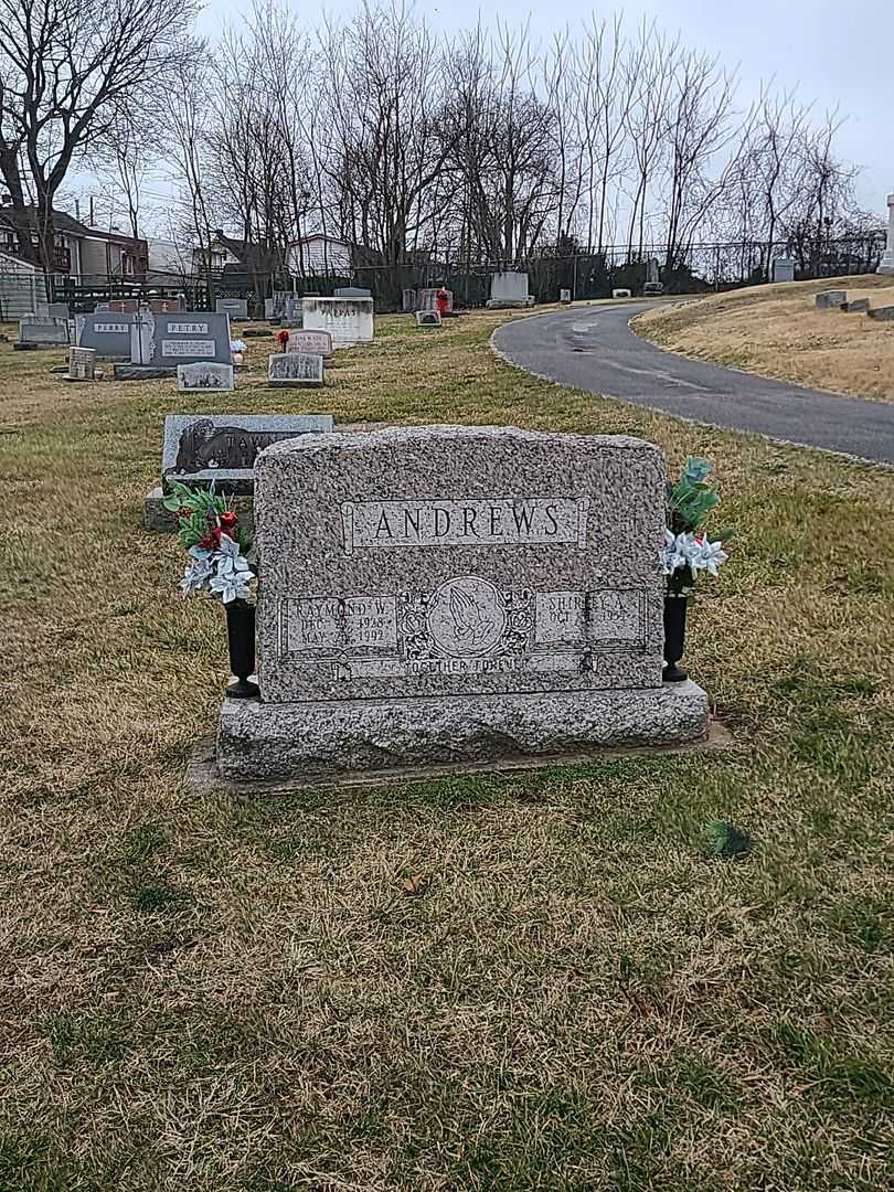 Raymond W. Andrews's grave. Photo 2