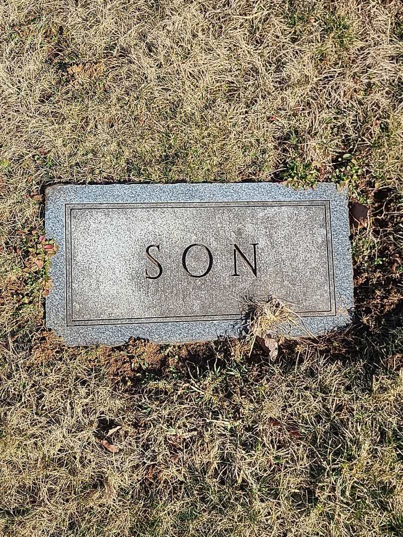 Raymond Leroy Long's grave. Photo 4