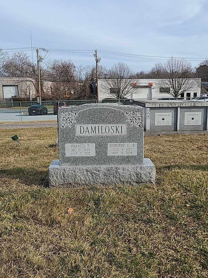 Dorothy L. R. Damiloski's grave. Photo 2