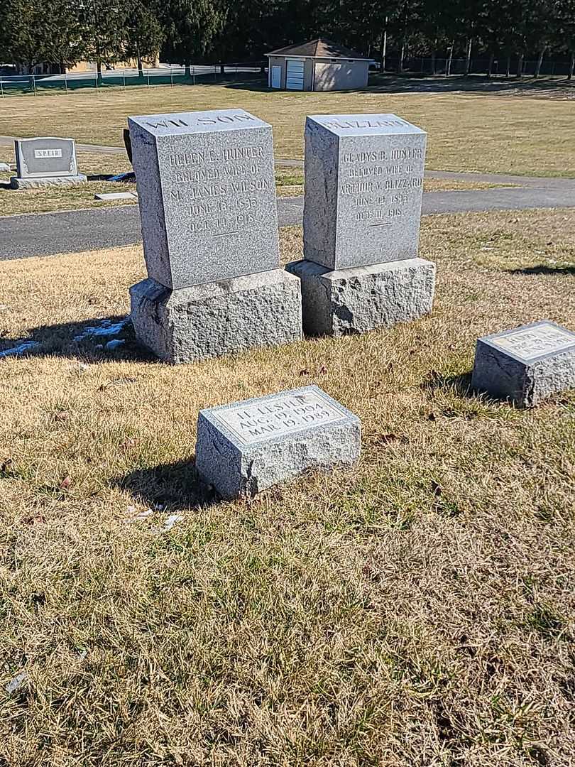 H. Lester Mancha's grave. Photo 2