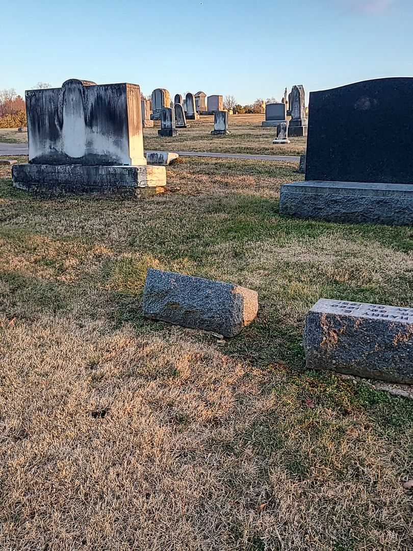 M. Blanch Mitten's grave. Photo 2