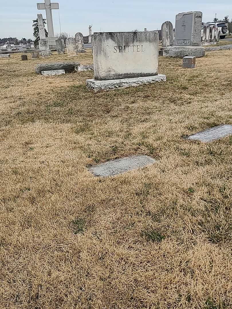 Louise S. Spittel's grave. Photo 2