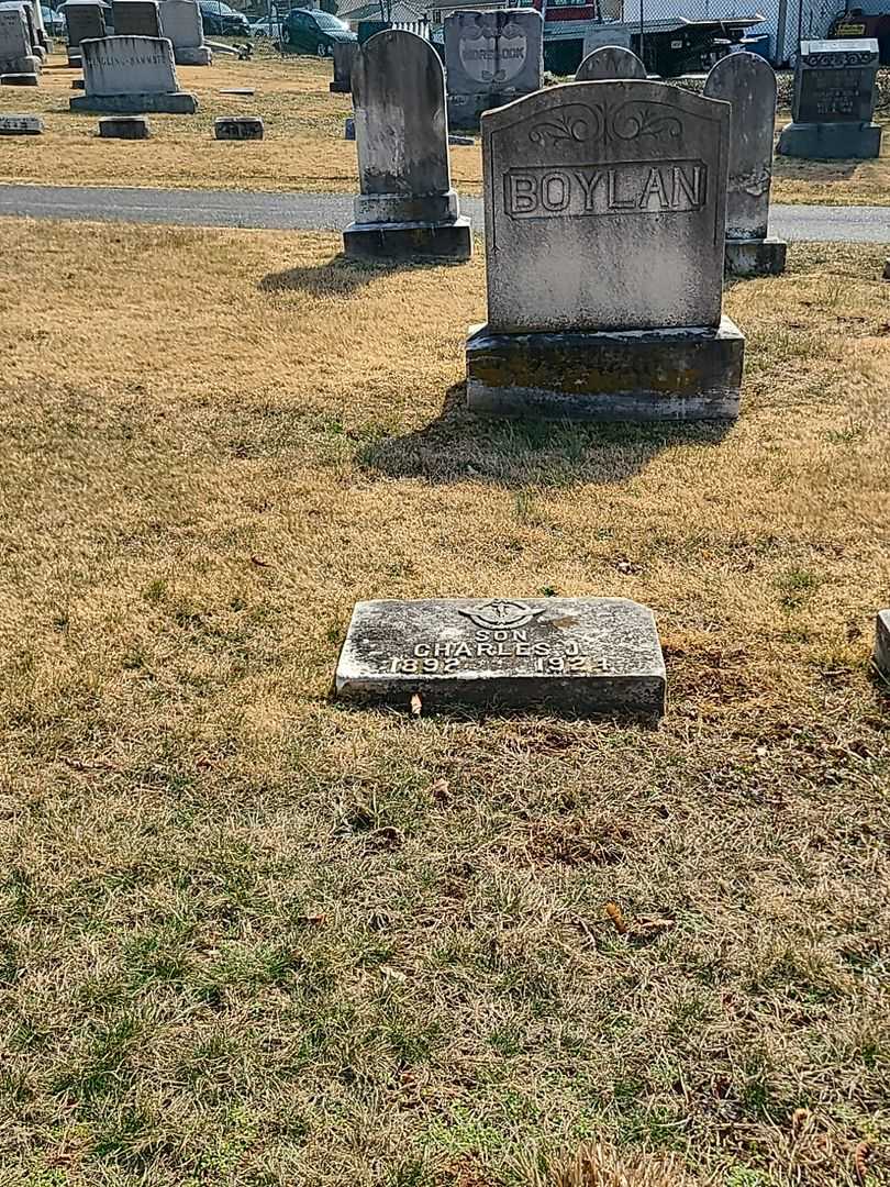 Charles J. Boylan's grave. Photo 2