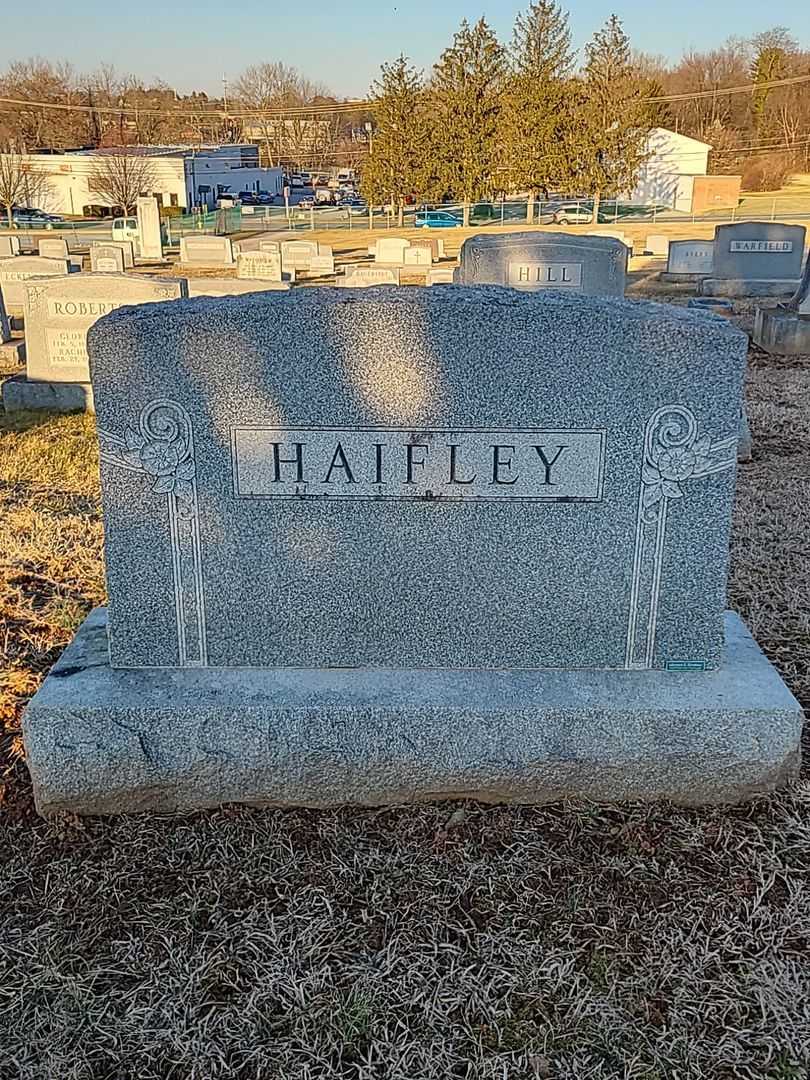 Thomas L. Haifley's grave. Photo 1