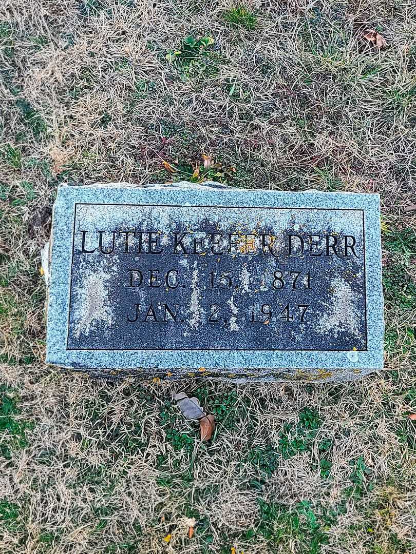 Lutie Keefer Derr's grave. Photo 2