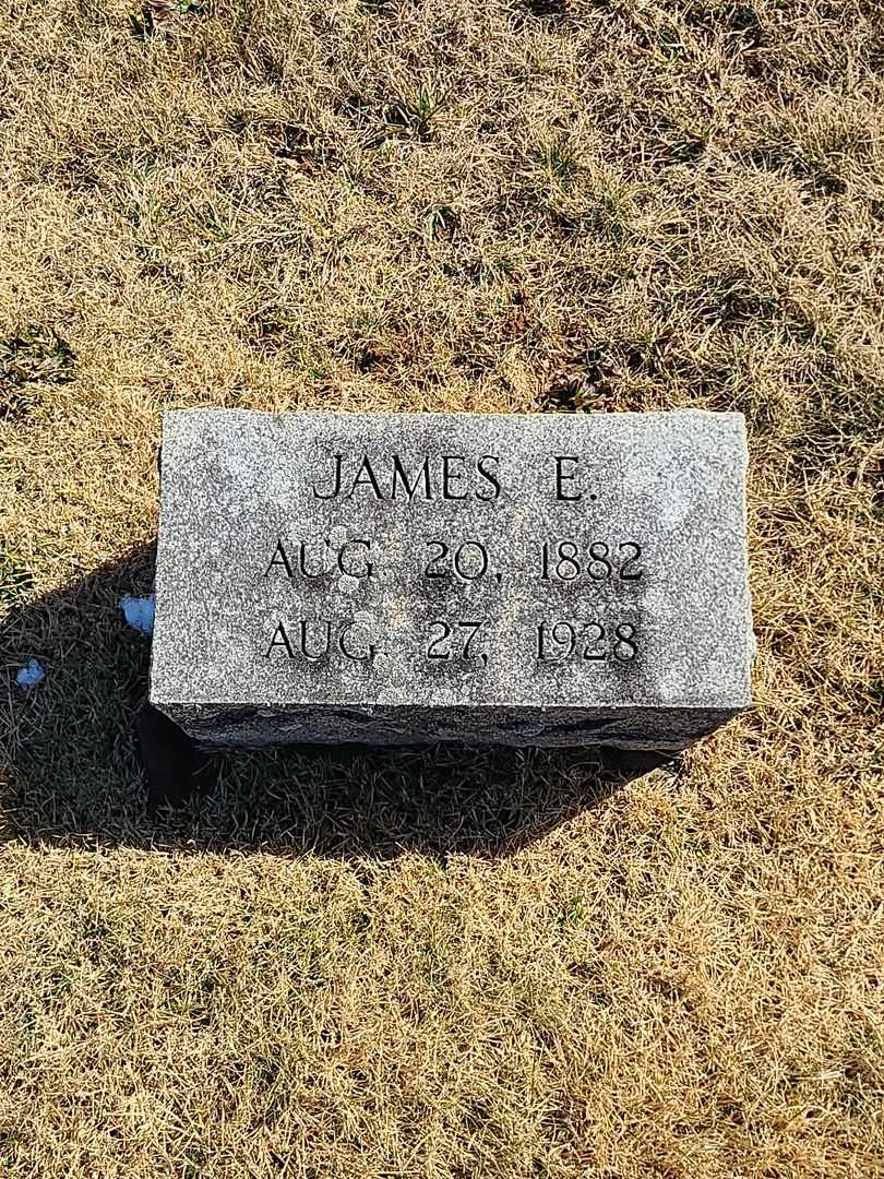 James E. Price's grave. Photo 3