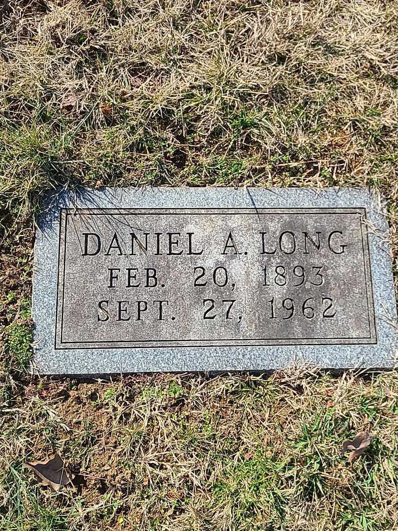 Daniel A. Long's grave. Photo 3