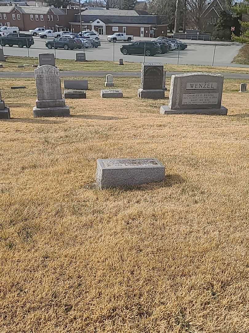 Florence M. Naylor's grave. Photo 1