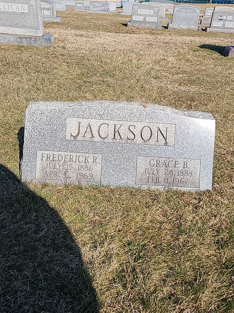 Frederick R. Jackson's grave. Photo 3