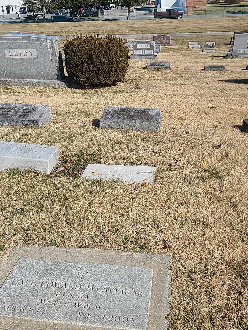 Laura M. Weaver's grave. Photo 2