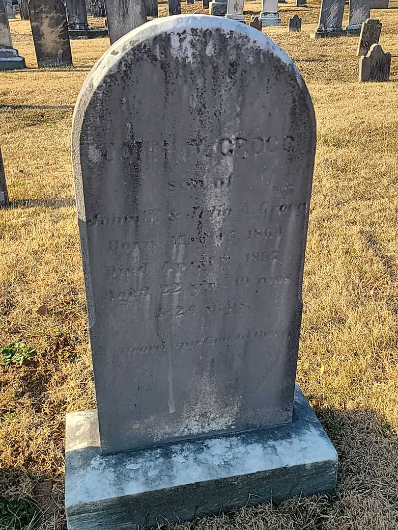John W. Grogg's grave. Photo 3