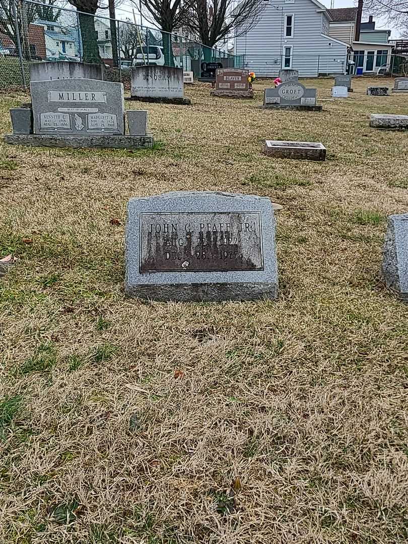 John G. Pfaff Junior's grave. Photo 2